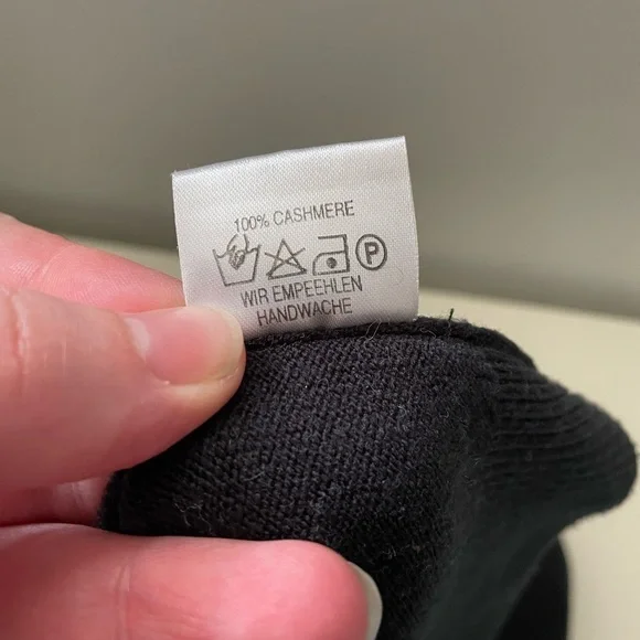 Tina 100% Cashmere Best Quality Scotland Black Crew Neck Classic Sweater Size S - Picture 7 of 7